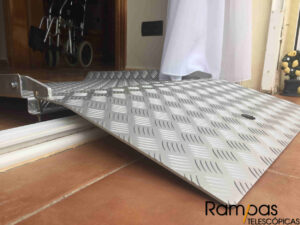 rampa para salvar umbrales plegable para silla de ruedas