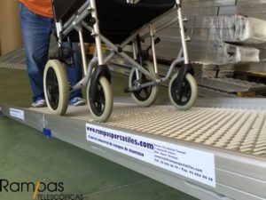 rampa para salvar umbrales para silla de ruedas