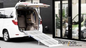 Rampa plegable en partes para vehículos de transporte de PMR