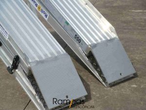 detalle de lengüeta de rampas soble via con bordes exteriores