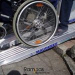rampas plegables doble vía con bordes exteriores mauderer para silla de ruedas